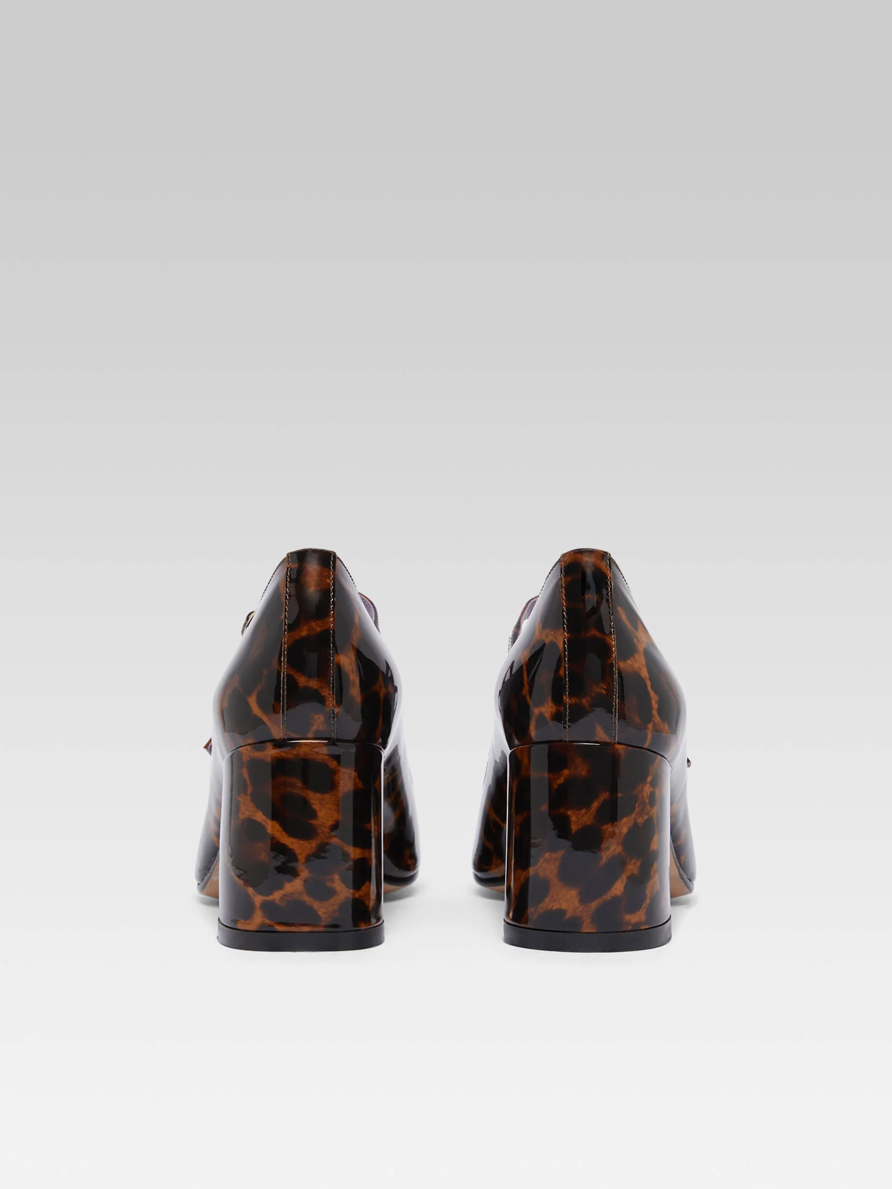 Alice - Escarpins babies cuir verni léopard marron - Image 5