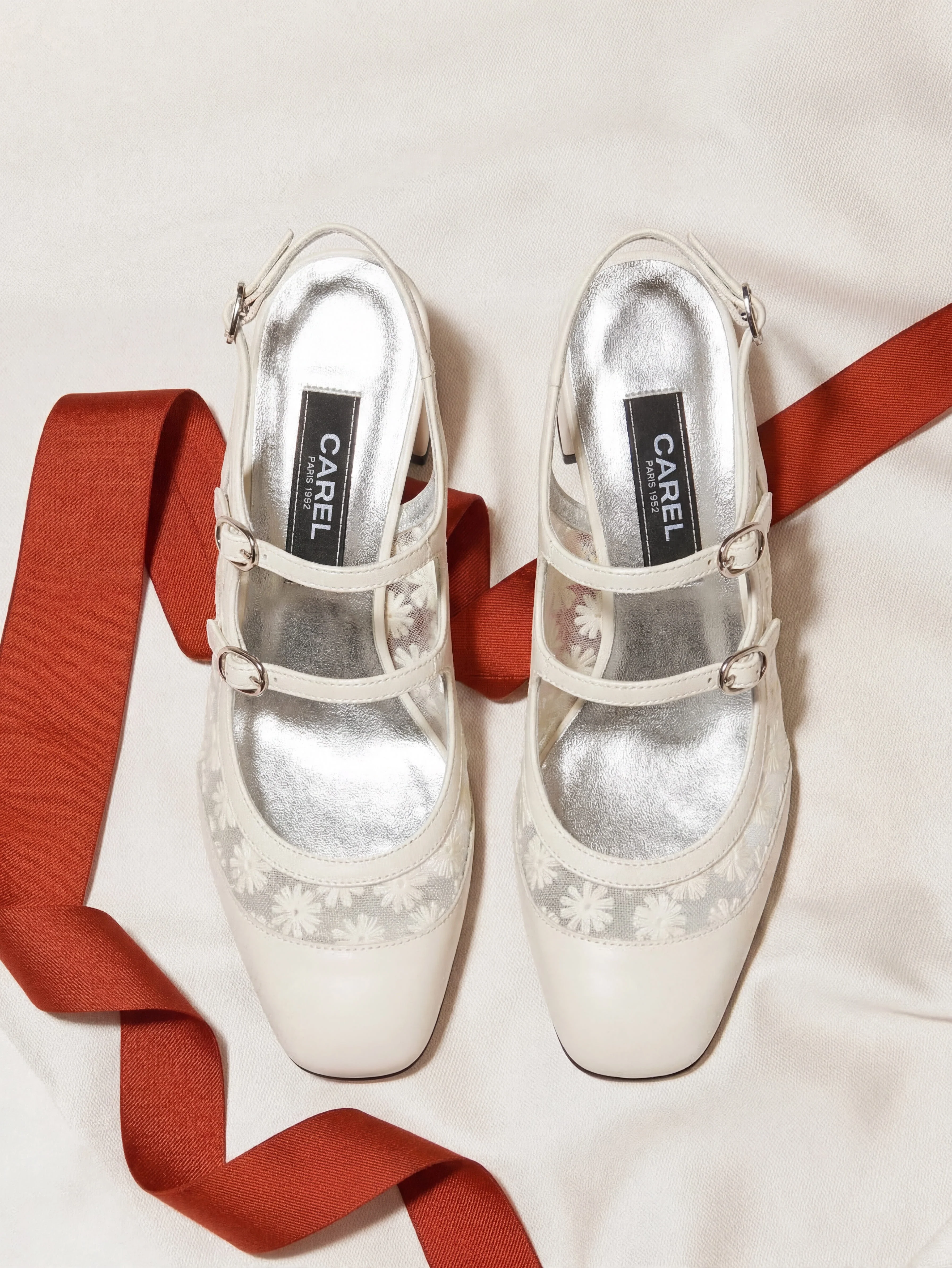 Banana - Babies slingback cuir ivoire et dentelle à fleurs upcyclée  - Image 3