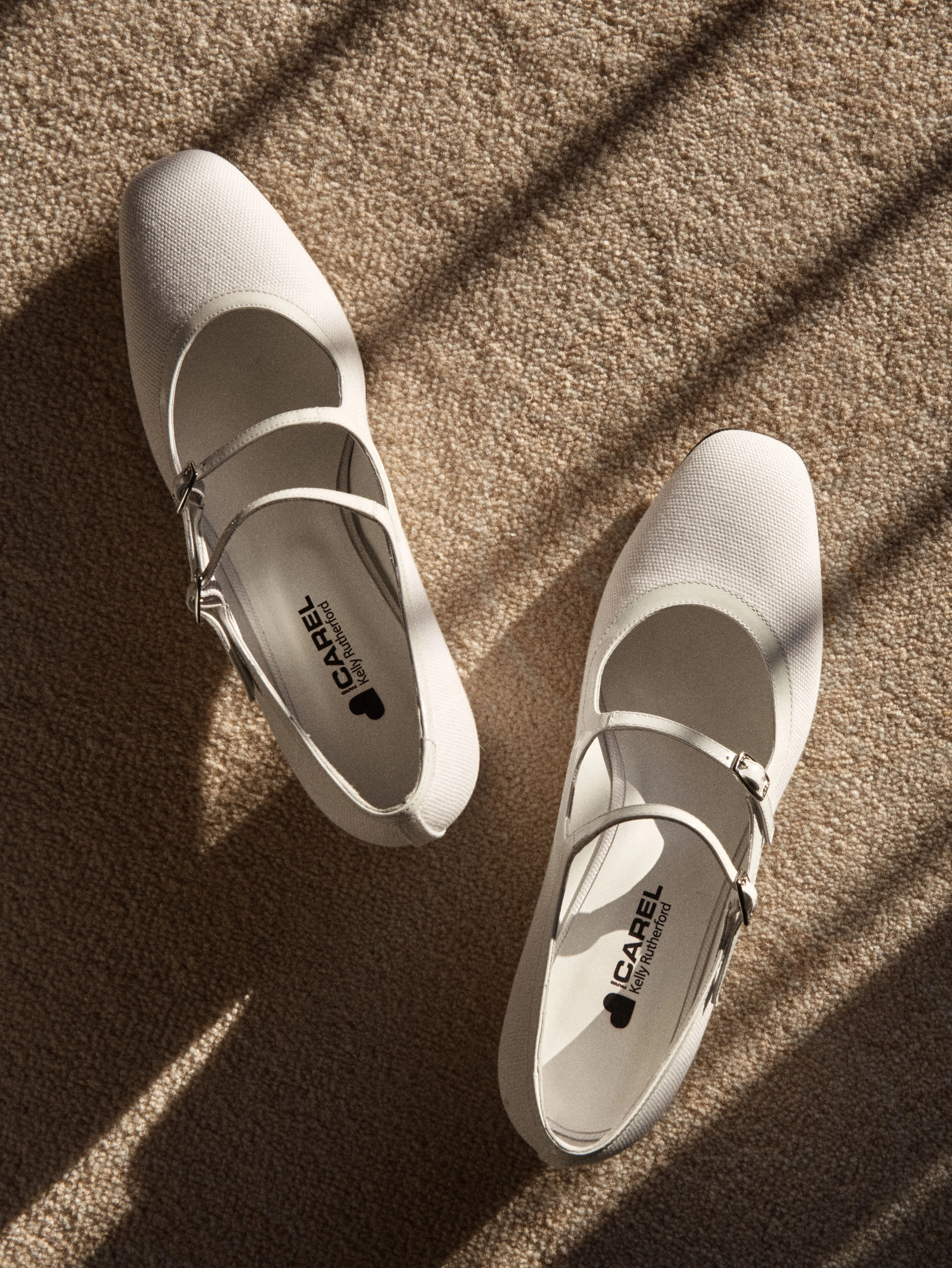 Bleuet - Escarpins babies tissu et cuir verni blanc - Image 6