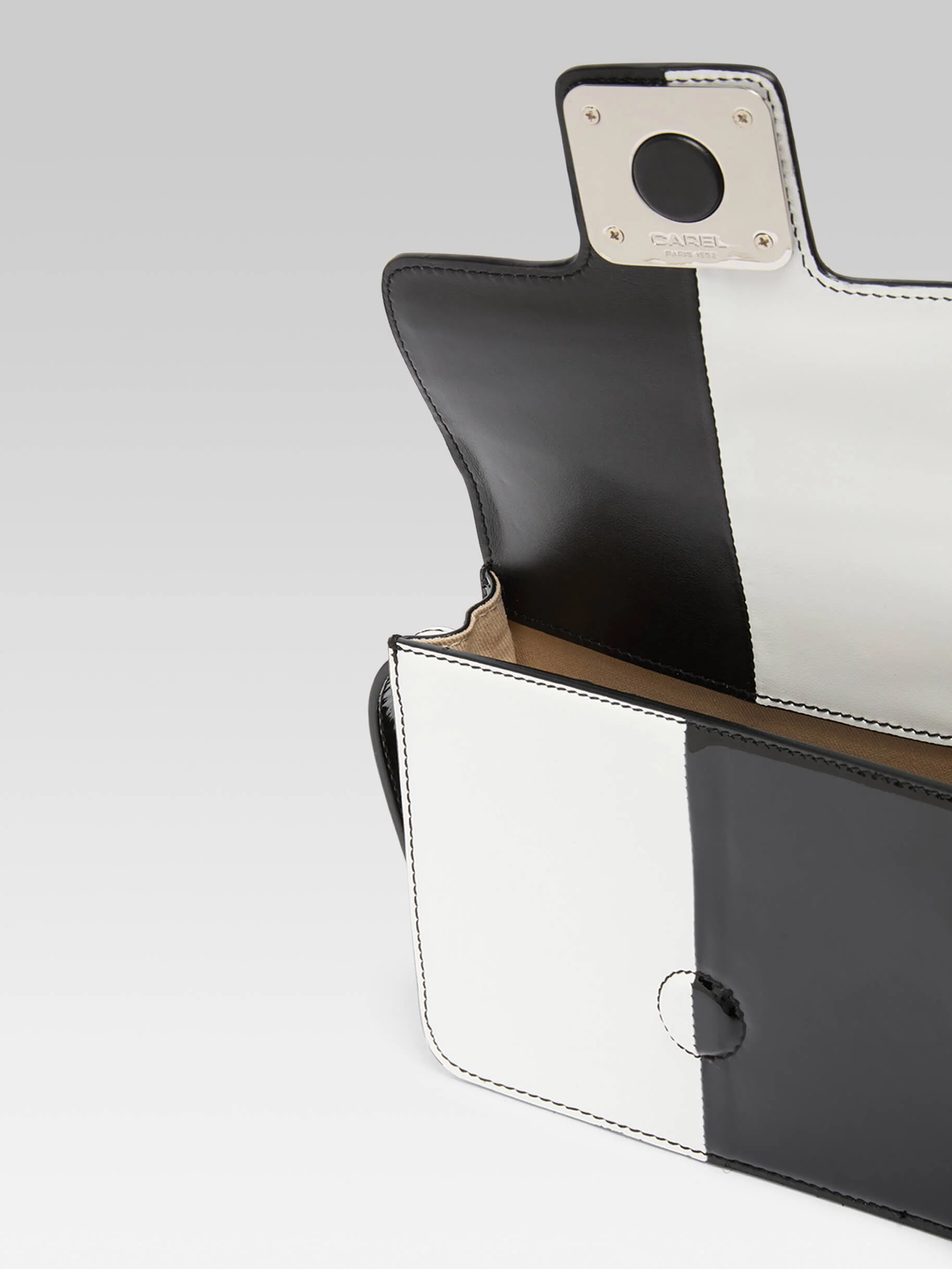 Mini Sorbonne - Sac cuir verni damier noir et blanc - Image 5